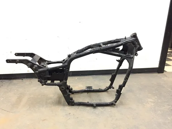 Main Frame Chassis 2002 Kawasaki Vulcan 1500 VN1500E Classic 3341
