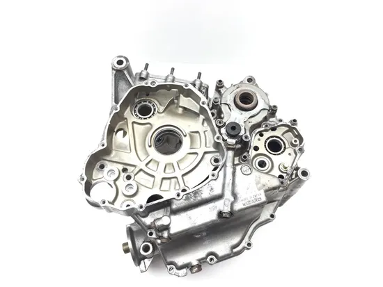 Engine Left Right Center Cases 2003 Suzuki Vstrom 1000 DL1000 3379