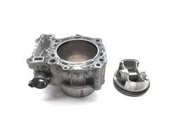 Engine Cylinder Jug W Piston Front 2003 Suzuki Vstrom 1000 DL1000 3379