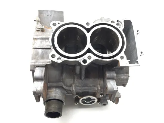 Engine Upper Lower Center Cases Case 2024 Yamaha Wolverine RMAX4 1000 XT-R 3377