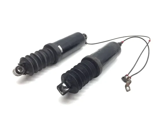 Rear Air Shocks Suspension 2005 Harley Road King Classic EFI FLHRCI 3395 x 2
