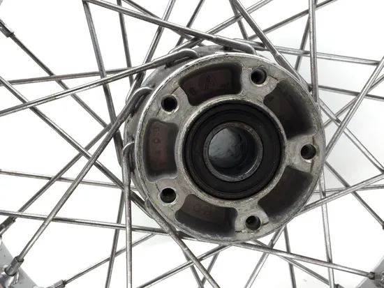 Front Wheel Rim Spoked 2005 Harley-Davidson Road King Classic EFI FLHRCI 3395 x 2