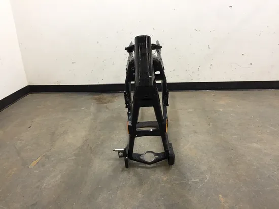 Main Frame Chassis 2005 Harley-Davidson Road King Classic EFI FLHRCI 3395 x 6