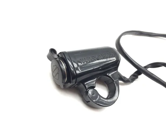 12 Volt Clamp On Outlet 2011 Harley-Davidson Heritage Softail Classic FLSTC 3394 4