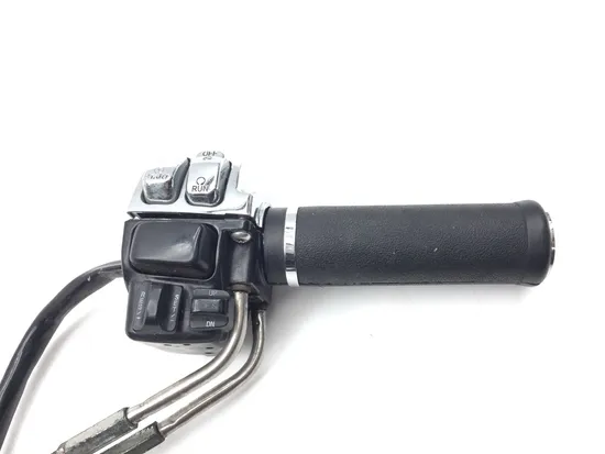 Right Control Switch 2006 Harley Electra Glide Ultra Classic EFI FLHTCUI 3387 x 2
