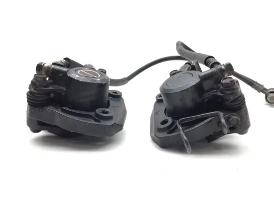 Left Right Front Brake Calipers Pads Set 1982 Kawasaki KZ1100A Sports Shaft 3401 3