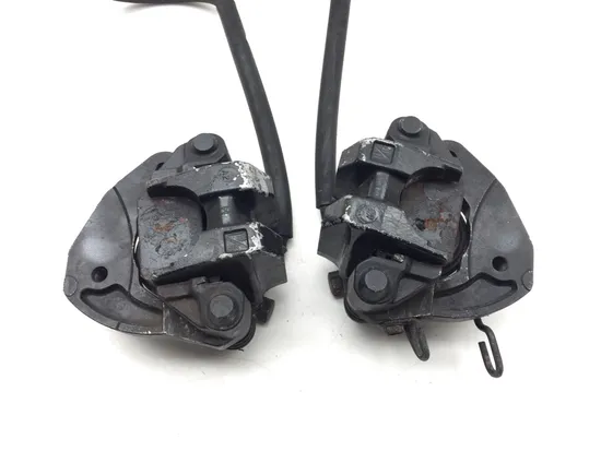 Left Right Front Brake Calipers Pads Set 1982 Kawasaki KZ1100A Sports Shaft 3401 5