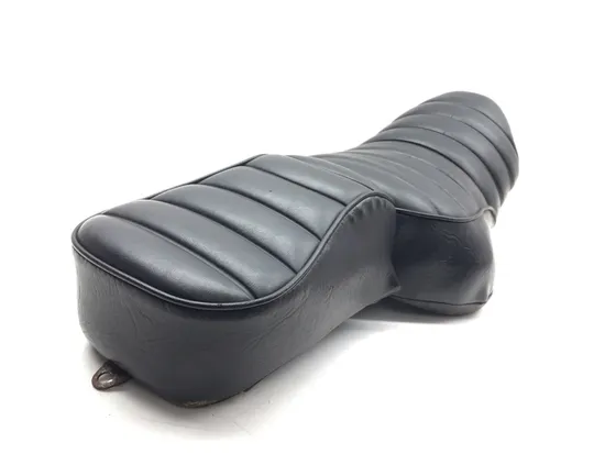 Seat 2016 Harley-Davidson Iron 883 XL883N 3406 x 5
