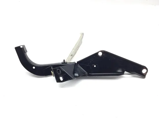 Right Inner Fairing Bracket 2012 Harley Electra Glide Ultra Classic FLHTCU 3414 4