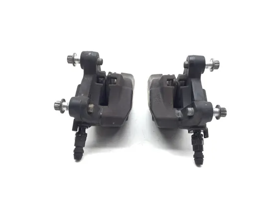 Harley 2010 Electra Glide Ultra Left Right Front Brake Calipers Pads Set 3418 5