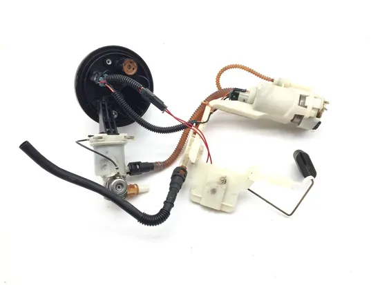 Harley-Davidson 2010 Electra Glide Ultra Classic FLHTCU Gas Fuel Tank Pump 3418x 7