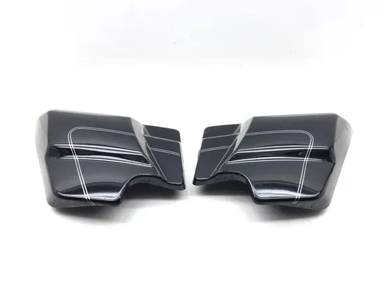 Harley-Davidson 2010 Electra Glide Ultra Classic Left and Right Side Cover 3418x 1