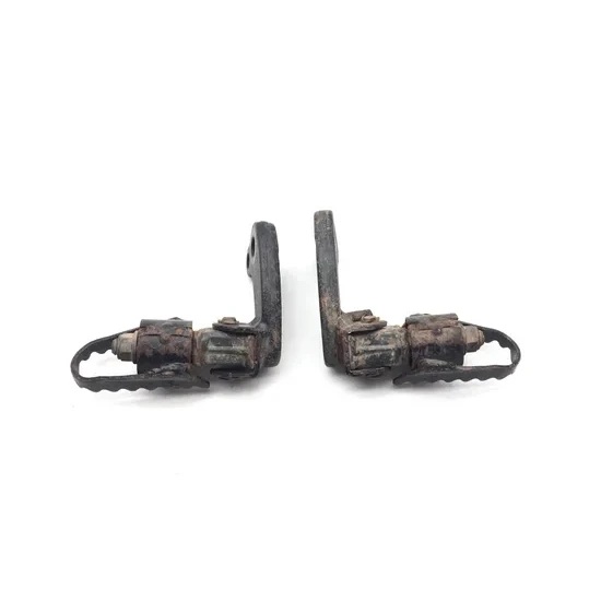 Suzuki 1996 DR200SE Footpegs Foot Pegs Right Left 3430 4