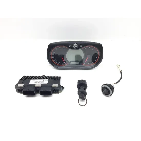 Can-Am 2017 Commander 1000 4x4 XT DPS ECU Speedometer Dash Key 3426 1