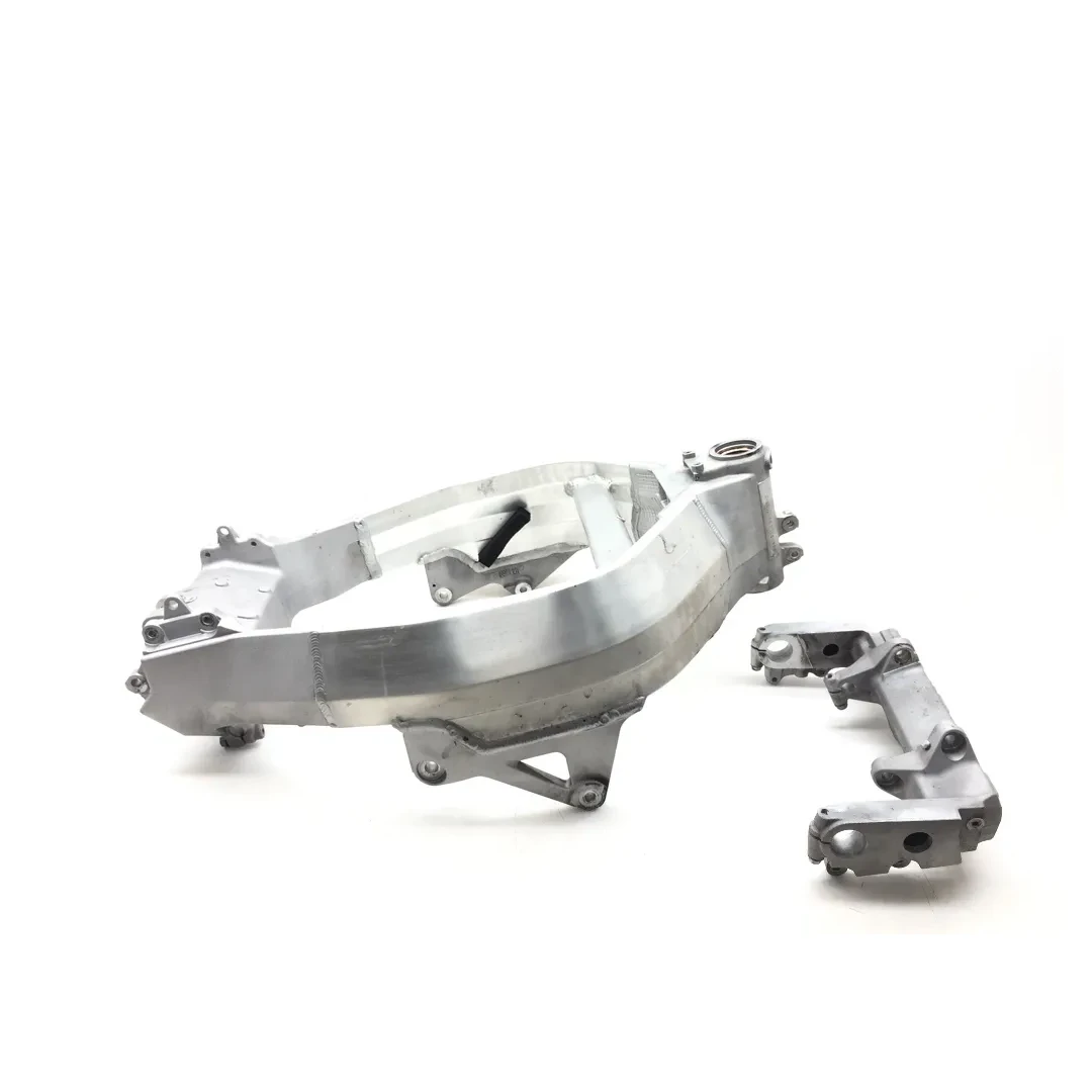 Honda 2001 CBR929RR Main Frame Chassis 3443 50100-MCJ-670