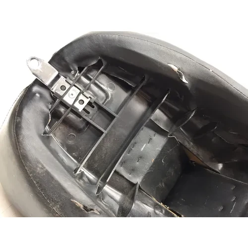 2008 Harley-Davidson Road King FLHR Seat 3470 x 52280-08 9