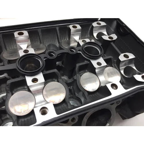 2010 Yamaha YZF R1 Engine Cylinder Head Complete W Valves 3479  14B-11101-00-00 x 5