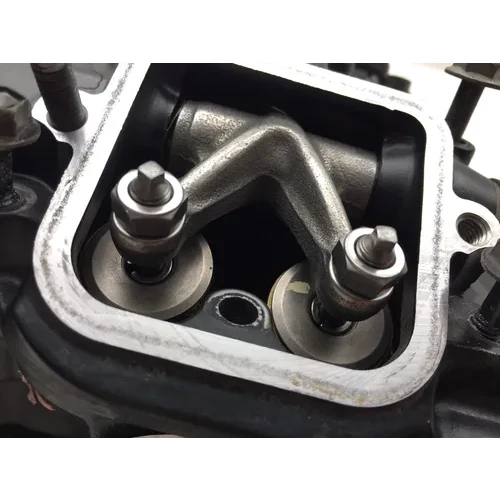 Suzuki A Boulevard Engine Cylinder Head Complete W Cams Front 3484 3