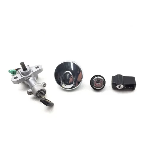 2006 Suzuki Boulevard C50T Lockset Ignition Key Steering Lock 3484 95700-07860
