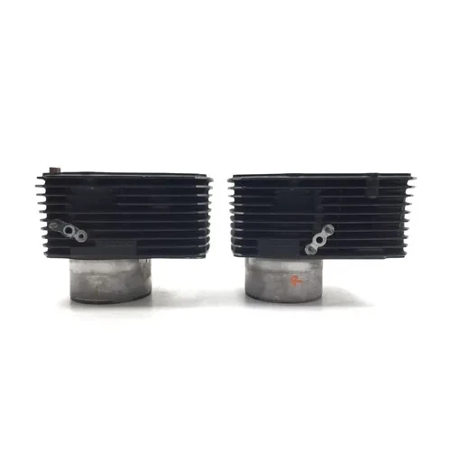 Front Rear Cylinder Jugs w Pistons 1999 Suzuki Intruder 1500 2