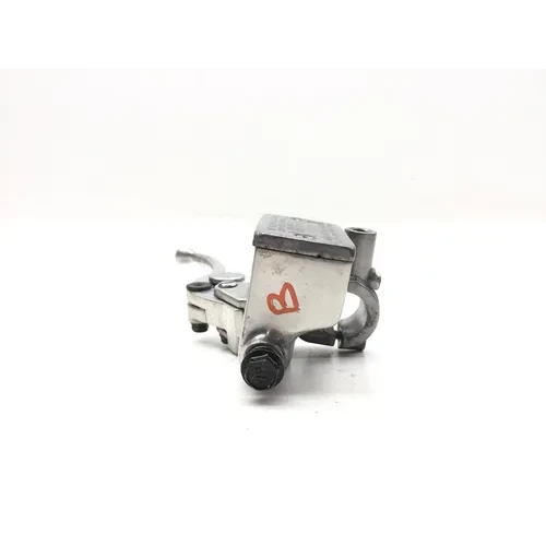 Front Brake Master Cylinder 1999 Suzuki Intruder 1500  59600-10F00 3