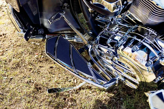 Kuryakyn Phantom Driver Floorboard Set Sculpted Aluminum Chrome