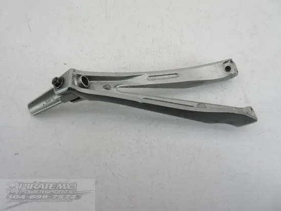 Left Rear Back Passenger Peg Bracket Side 2004 Yamaha YZF R1 731A x