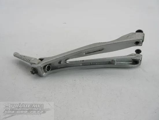 Left Rear Back Passenger Peg Bracket Side 2004 Yamaha YZF R1 731A x