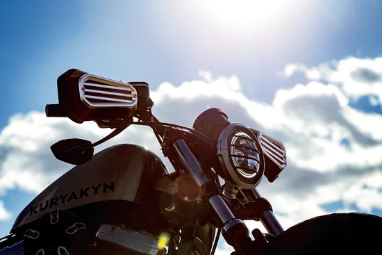 Kuryakyn Dillinger Handguards Silver Pair Bolt-On