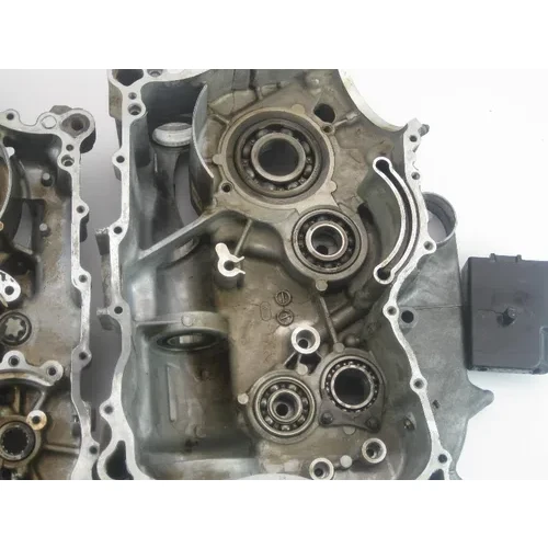 Engine Left Right Center Cases Case 1999 Yamaha Grizzly 600 YFM600FWA 4x4 222 11