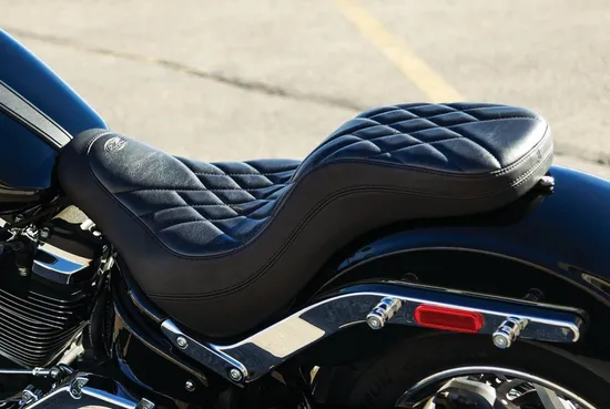 Mustang Black Prism Stitch 2 Up DayTripper 1 Pc Seat