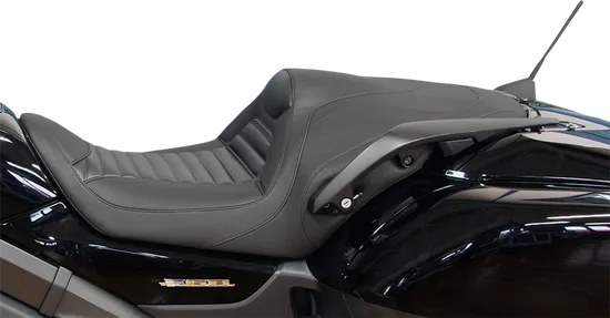 Mustang Black Tuck Roll 2 Up Touring Fastback 1pc Seat