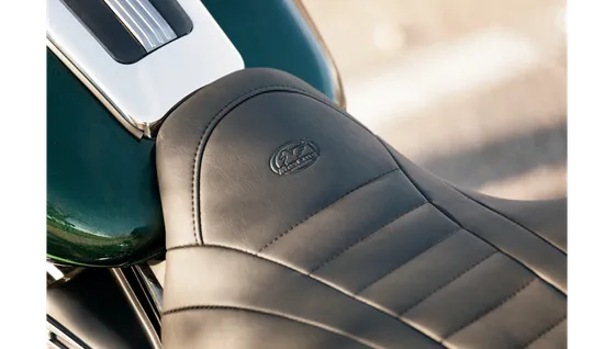 Mustang Black 2 Up Super Touring Deluxe 1 Pc Seat