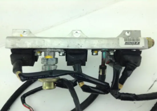 Honda Goldwing GL1800 Fuel Injector Rail Gold Wing GL 1800 03