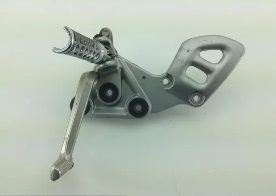 Right Rearset Brake Bracket Foot Peg 2005 Suzuki Hayabusa GSX1300R 1138 x