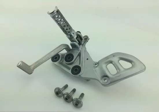 Right Rearset Brake Bracket Foot Peg 2005 Suzuki Hayabusa GSX1300R 1138 x