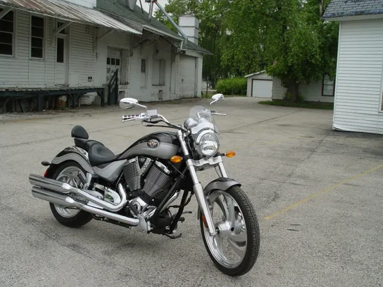 National Cycle Flyscreen Windshield Windscreen Light Tint Chrome Hardware 9in.