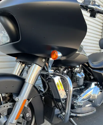 UC Frame Tube Mount Engine Oil Cooler Kit Chrome