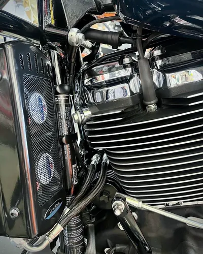 UC Frame Tube Mount Engine Oil Cooler Kit Gloss Black