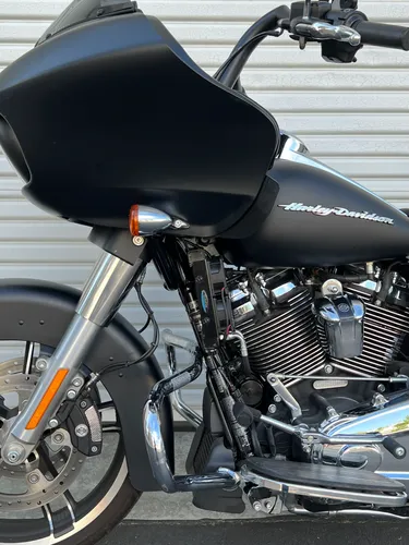 UC Frame Tube Mount Engine Oil Cooler Kit Black Chopped