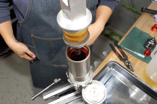 Zeta KYB 46 Inner Rear Suspension -30mm Lowering Kit